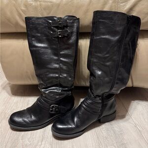 Kim Rogers black zipup boots